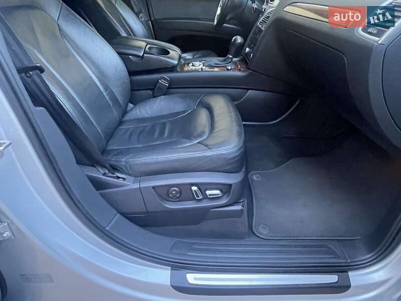 Позашляховик / Кросовер Audi Q7 2009 в Миргороді