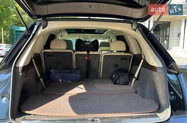 Внедорожник / Кроссовер Audi Q7 2017 в 