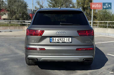 Внедорожник / Кроссовер Audi Q7 2016 в 