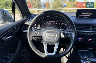 Внедорожник / Кроссовер Audi Q7 2016 в 