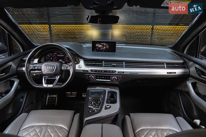 Позашляховик / Кросовер Audi Q7 2017 в Луцьку