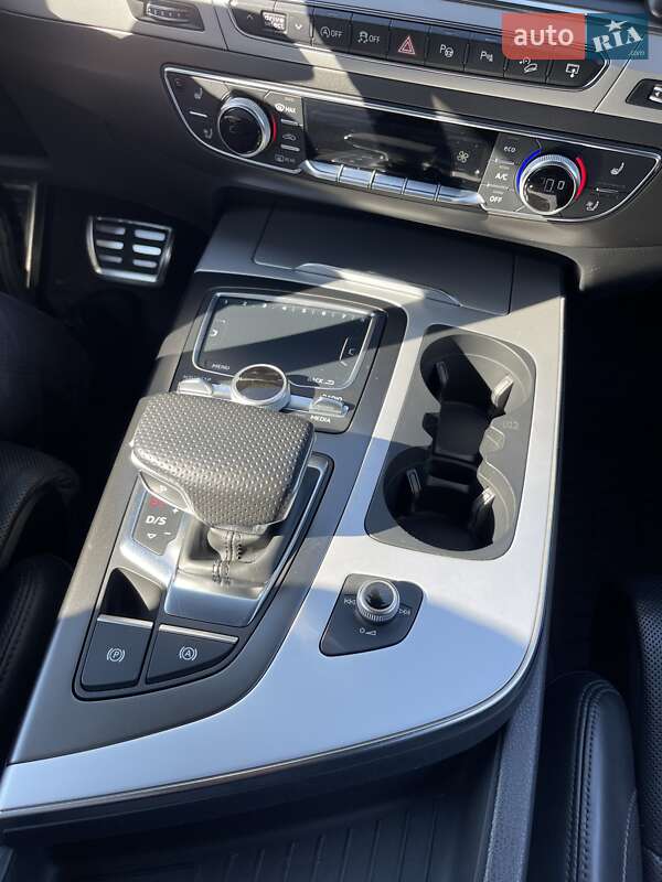 Внедорожник / Кроссовер Audi Q7 2017 в Киеве