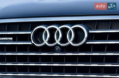 Позашляховик / Кросовер Audi Q7 2016 в 