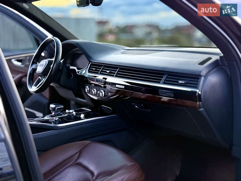 Позашляховик / Кросовер Audi Q7 2016 в Тернополі