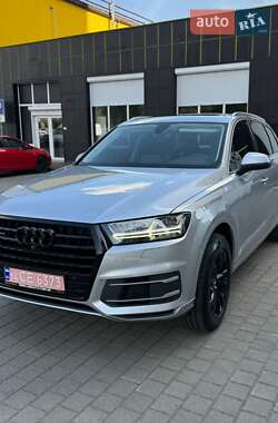 Внедорожник / Кроссовер Audi Q7 2018 в 