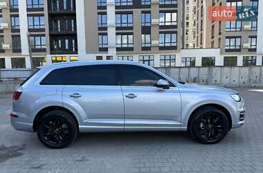 Внедорожник / Кроссовер Audi Q7 2018 в 