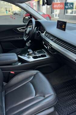 Внедорожник / Кроссовер Audi Q7 2018 в 