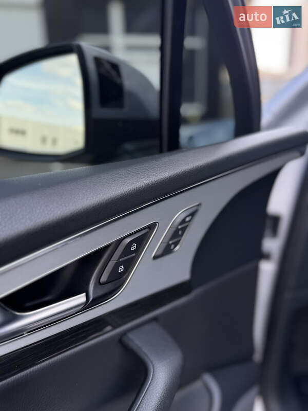Позашляховик / Кросовер Audi Q7 2018 в Львові