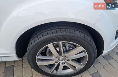 Внедорожник / Кроссовер Audi Q7 2014 в 