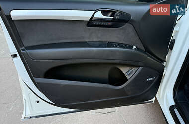 Внедорожник / Кроссовер Audi Q7 2010 в 