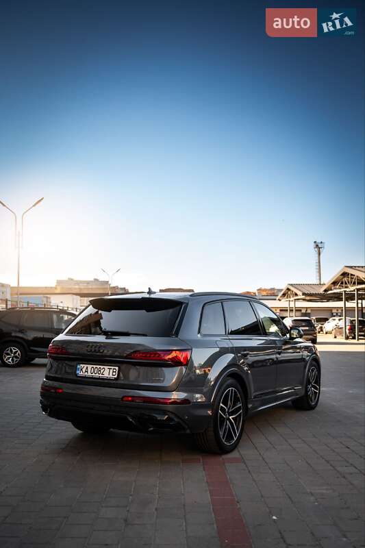 Внедорожник / Кроссовер Audi Q7 2019 в Житомире