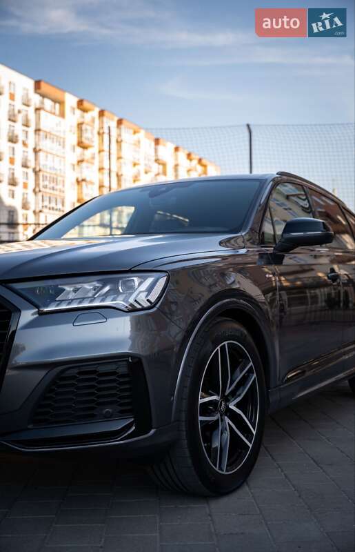 Внедорожник / Кроссовер Audi Q7 2019 в Житомире