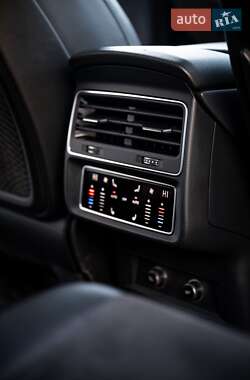 Позашляховик / Кросовер Audi Q7 2019 в 
