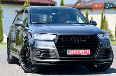 Внедорожник / Кроссовер Audi Q7 2017 в 