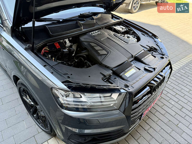 Позашляховик / Кросовер Audi Q7 2017 в Львові