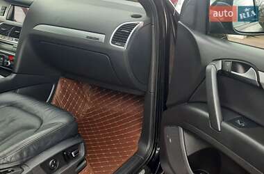 Внедорожник / Кроссовер Audi Q7 2011 в 