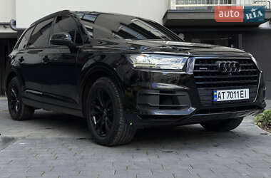 Внедорожник / Кроссовер Audi Q7 2016 в 