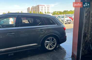 Внедорожник / Кроссовер Audi Q7 2020 в 
