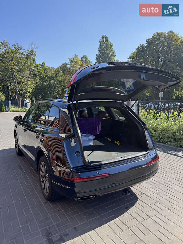 Внедорожник / Кроссовер Audi Q7 2016 в Черкассах