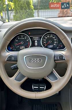 Позашляховик / Кросовер Audi Q7 2012 в 