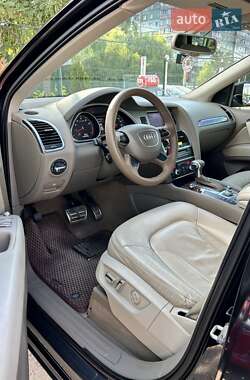 Позашляховик / Кросовер Audi Q7 2012 в 