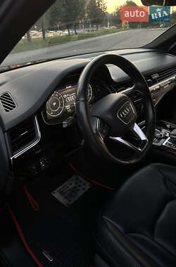Внедорожник / Кроссовер Audi Q7 2018 в 