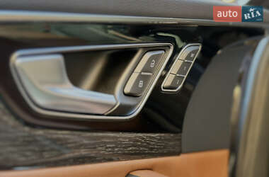 Внедорожник / Кроссовер Audi Q7 2019 в 
