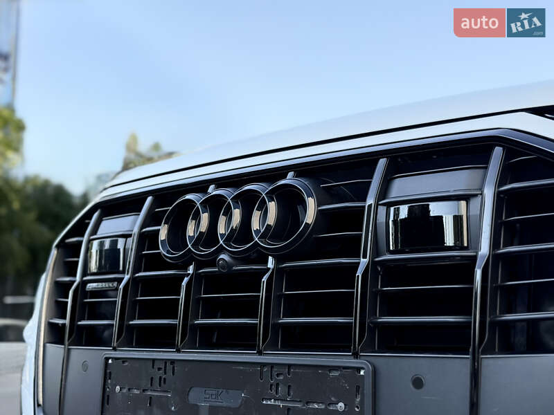 Позашляховик / Кросовер Audi Q7 2021 в Львові