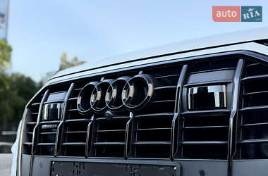 Внедорожник / Кроссовер Audi Q7 2021 в 