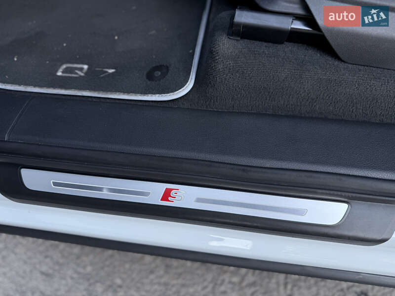 Позашляховик / Кросовер Audi Q7 2021 в Львові