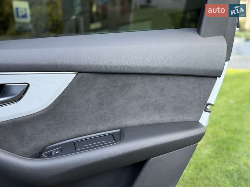 Позашляховик / Кросовер Audi Q7 2021 в Львові