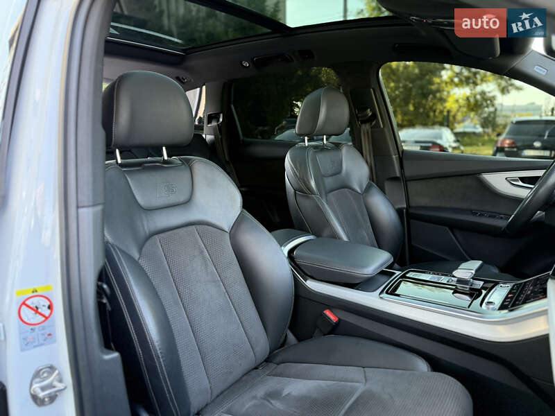 Позашляховик / Кросовер Audi Q7 2021 в Львові