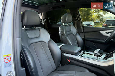 Внедорожник / Кроссовер Audi Q7 2021 в 