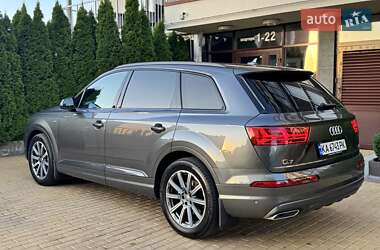 Позашляховик / Кросовер Audi Q7 2019 в 