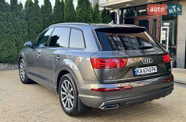 Позашляховик / Кросовер Audi Q7 2019 в 