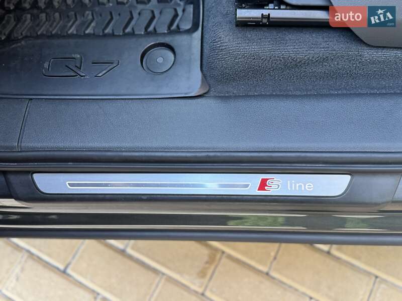 Позашляховик / Кросовер Audi Q7 2019 в Києві фото 21 Позашляховик / Кросовер Audi Q7 2019 в Києві