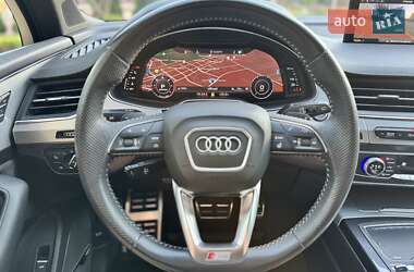 Позашляховик / Кросовер Audi Q7 2019 в 