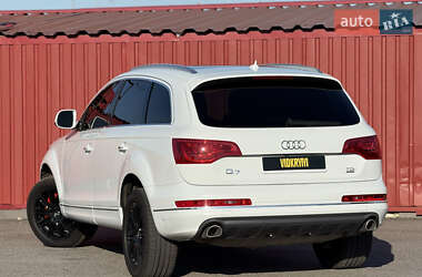 Внедорожник / Кроссовер Audi Q7 2014 в 
