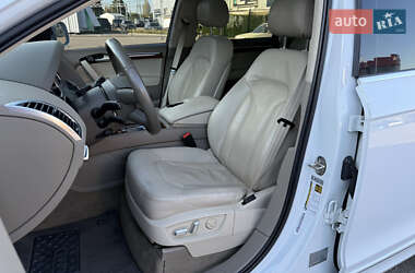 Внедорожник / Кроссовер Audi Q7 2014 в 