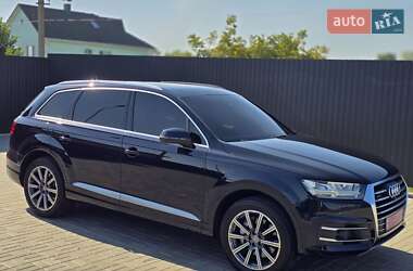 Позашляховик / Кросовер Audi Q7 2015 в 
