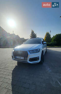 Позашляховик / Кросовер Audi Q7 2017 в 