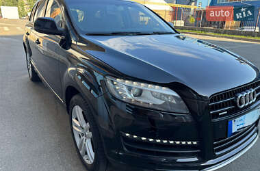 Внедорожник / Кроссовер Audi Q7 2015 в 