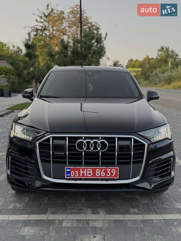 Позашляховик / Кросовер Audi Q7 2020 в Ужгороді