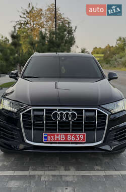 Позашляховик / Кросовер Audi Q7 2020 в 