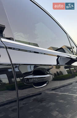 Позашляховик / Кросовер Audi Q7 2020 в 