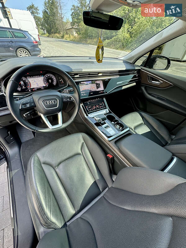 Позашляховик / Кросовер Audi Q7 2020 в Ужгороді
