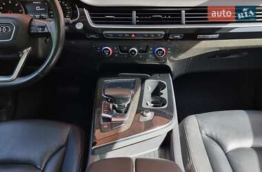 Внедорожник / Кроссовер Audi Q7 2018 в 