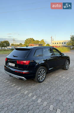 Позашляховик / Кросовер Audi Q7 2016 в 