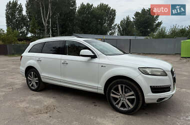 Внедорожник / Кроссовер Audi Q7 2015 в 