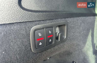 Позашляховик / Кросовер Audi Q7 2021 в 